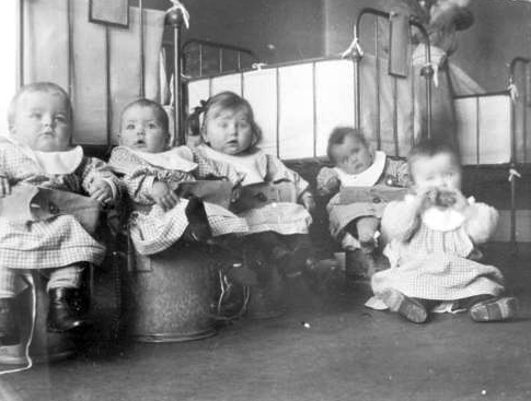 Potträning på Gillbergska barnhuset 1918