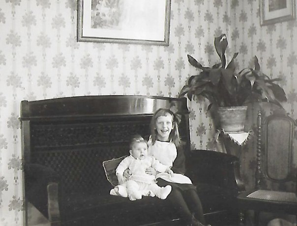 Irma med paret Berglunds dotter